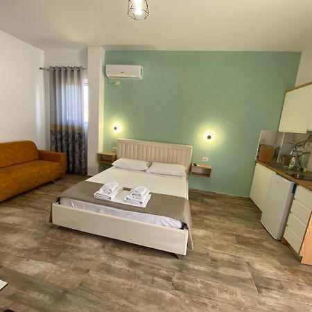Gray&Oli Studios Vlorë Екстериор снимка