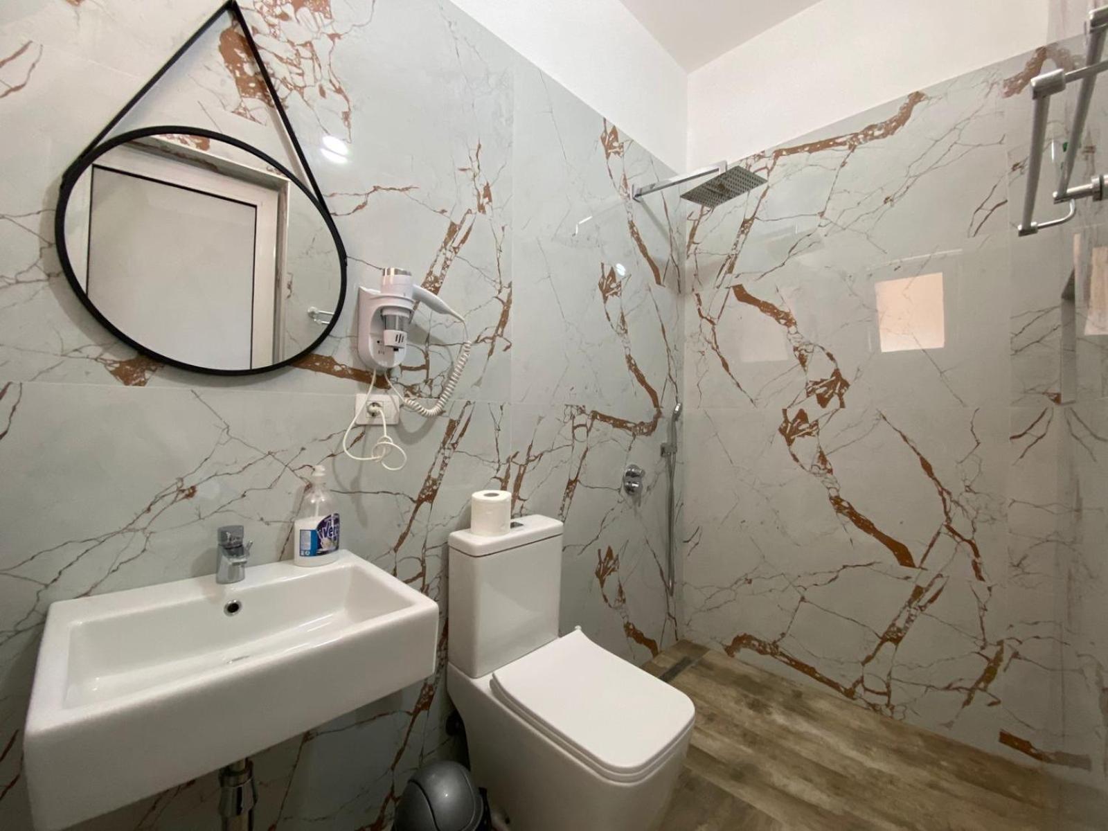 Gray&Oli Studios Vlorë Екстериор снимка