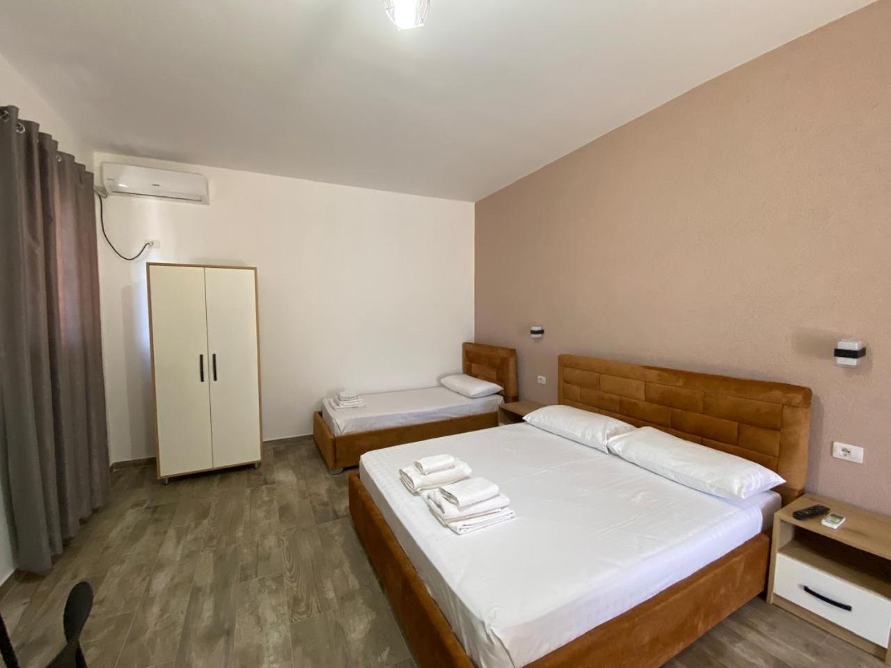Gray&Oli Studios Vlorë Екстериор снимка