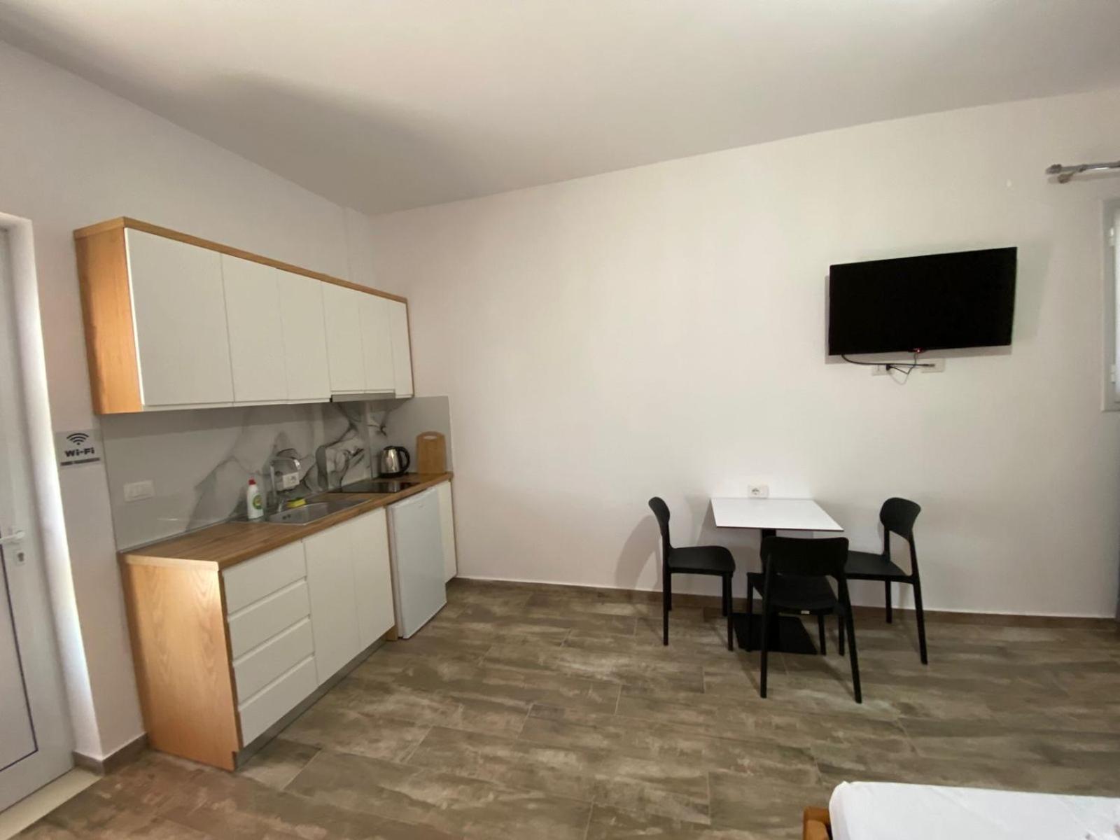 Gray&Oli Studios Vlorë Екстериор снимка